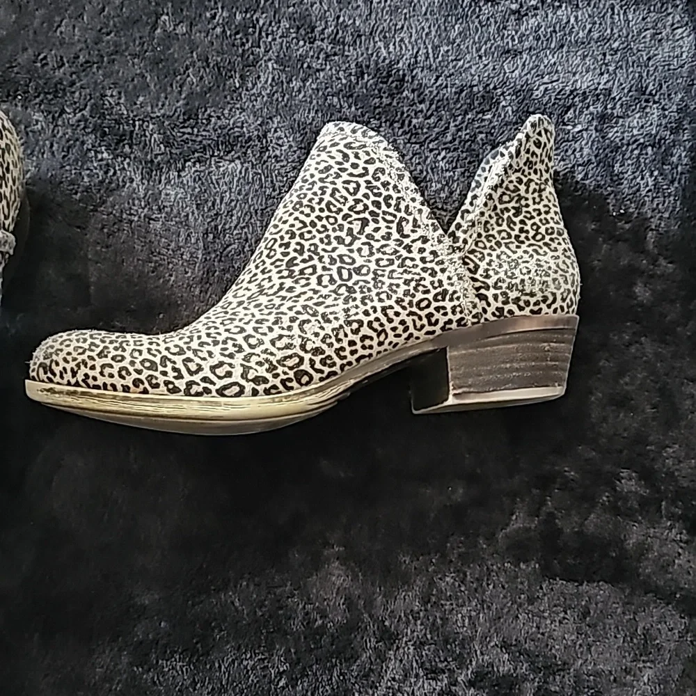 Booties - Picture 3 of 6